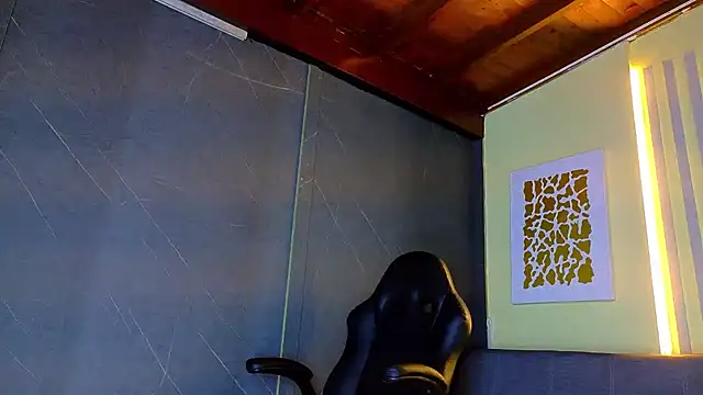 ALANNFERRER online show from May 14, 2026, 10:56 am