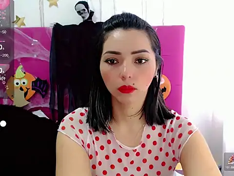 sara arias00 online show from October 29, 2025, 1:21 pm