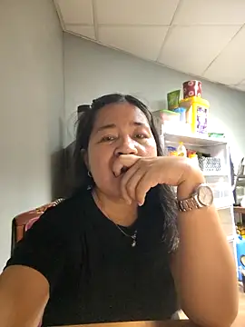 Snapshot of katieforest chatting on March 4, 2026, 3:20 pm katieforest online show from March 4, 2026, 3:20 pm