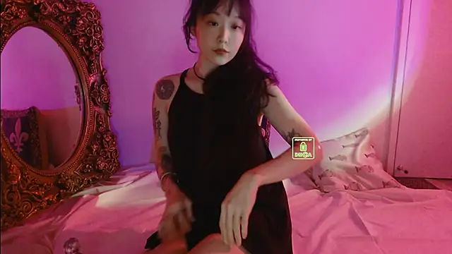 Etherealcat33 online show from April 19, 2026, 1:56 pm