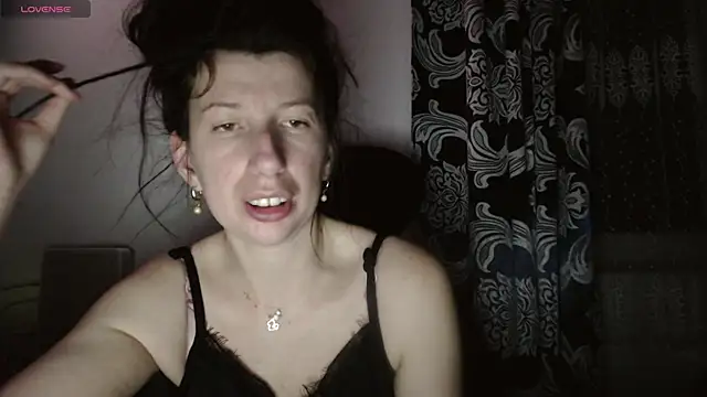 Snapshot of RosieHayes chatting on November 26, 2025, 9:15 pm RosieHayes online show from November 26, 2025, 9:15 pm