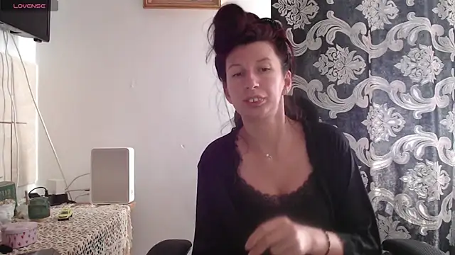 Snapshot of RosieHayes chatting on July 15, 2026, 10:33 am RosieHayes online show from July 15, 2026, 10:33 am