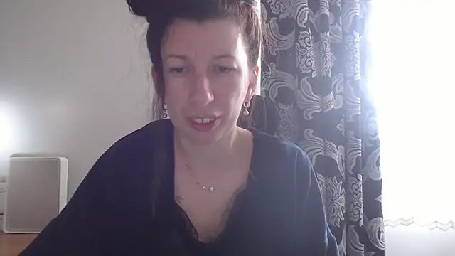 Snapshot of RosieHayes chatting on November 26, 2025, 8:36 am RosieHayes online show from November 26, 2025, 8:36 am