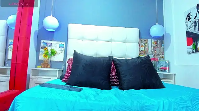 Matteo12  online show from November 5, 2025, 3:53 am