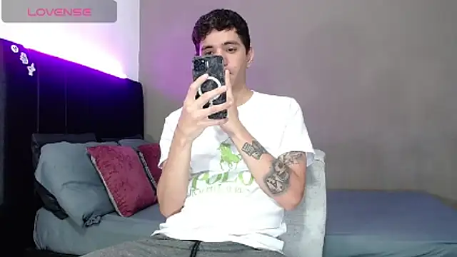 Matteo12  online show from February 21, 2026, 3:19 am