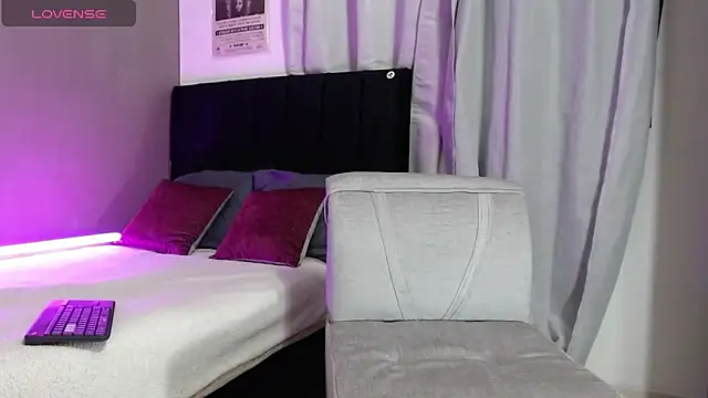 Matteo12  online show from November 8, 2025, 3:54 am