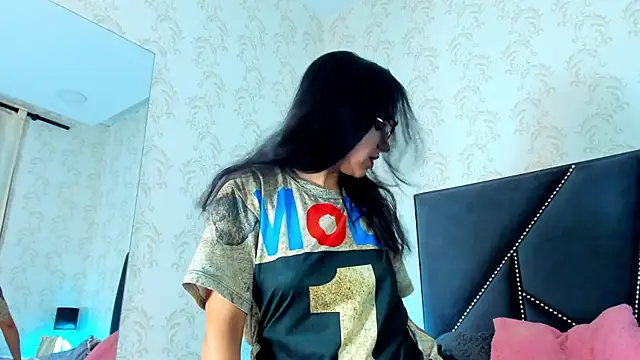 Snapshot of white_leti chatting on November 8, 2025, 10:35 pm white leti online show from November 8, 2025, 10:35 pm