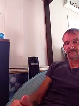 Snapshot of Hungwell1515 chatting on April 16, 2026, 1:23 pm Hungwell1515 online show from April 16, 2026, 1:23 pm