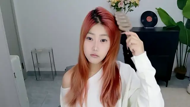 xiaouli online show from October 18, 2025, 2:35 am