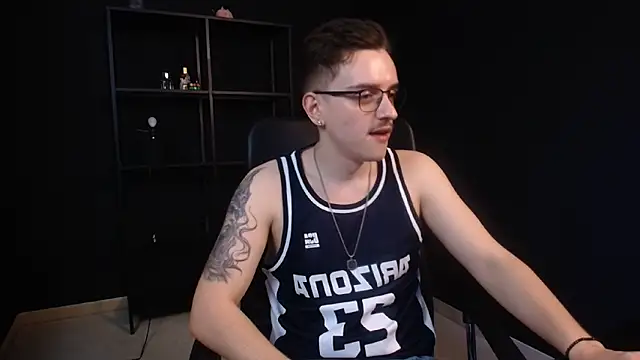 FelixStarkk online show from May 27, 2026, 6:43 am