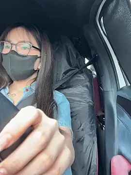 Linh 2004 online show from September 30, 2025, 5:02 am