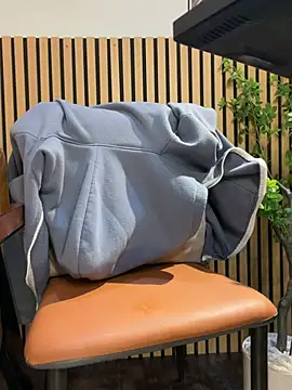 Snapshot of Linh_2004 chatting on March 27, 2026, 8:26 am Linh 2004 online show from March 27, 2026, 8:26 am