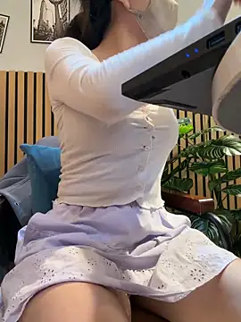 Snapshot of Linh_2004 chatting on March 21, 2026, 5:41 am Linh 2004 online show from March 21, 2026, 5:41 am