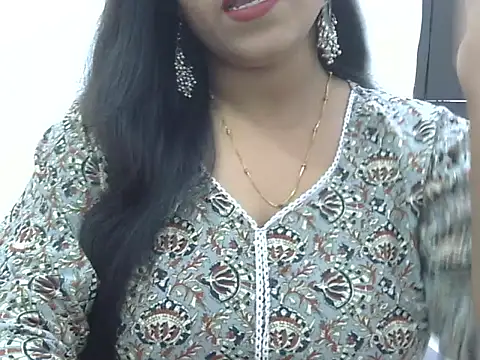 Snapshot of LIYO_ chatting on October 16, 2025, 5:38 am LIYO online show from October 16, 2025, 5:38 am