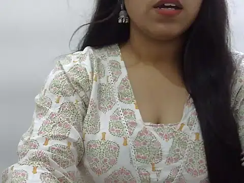 Snapshot of LIYO_ chatting on April 14, 2026, 6:29 am LIYO online show from April 14, 2026, 6:29 am