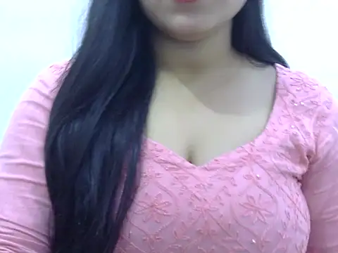 Snapshot of LIYO_ chatting on February 5, 2026, 7:48 am LIYO online show from February 5, 2026, 7:48 am