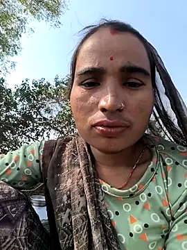 Snapshot of Hot_raaani chatting on November 7, 2025, 6:18 am Hot raaani online show from November 7, 2025, 6:18 am