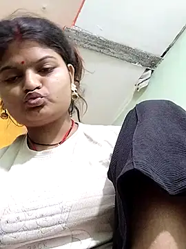 Snapshot of Hot_mirchjii chatting on October 28, 2025, 3:29 am Hot mirchjii online show from October 28, 2025, 3:29 am