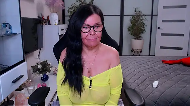 Snapshot of Anna_Blare chatting on May 14, 2026, 7:33 pm Anna Blare online show from May 14, 2026, 7:33 pm