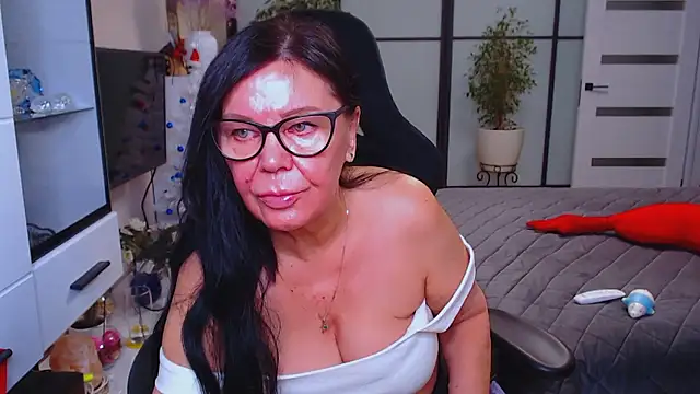 Snapshot of Anna_Blare chatting on January 17, 2026, 2:48 am Anna Blare online show from January 17, 2026, 2:48 am