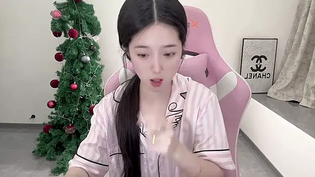 Snapshot of OiOi-666 chatting on July 13, 2026, 2:38 pm OiOi-666 online show from July 13, 2026, 2:38 pm
