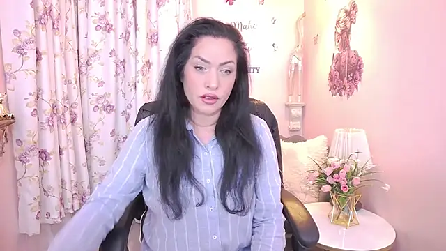 Snapshot of MyLovOne chatting on March 11, 2026, 11:37 am MyLovOne online show from March 11, 2026, 11:37 am