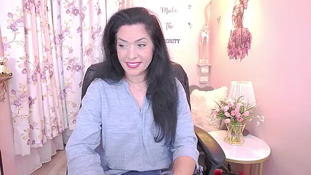 Snapshot of MyLovOne chatting on March 8, 2026, 11:35 am MyLovOne online show from March 8, 2026, 11:35 am