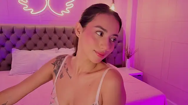 Snapshot of luna_hot_ass chatting on May 7, 2026, 3:22 am luna hot ass online show from May 7, 2026, 3:22 am