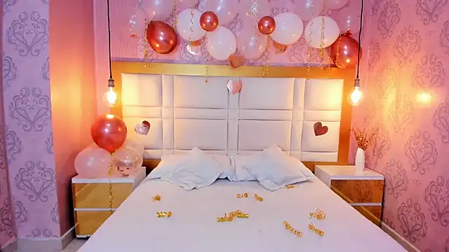 luna hot ass online show from October 24, 2025, 8:19 pm