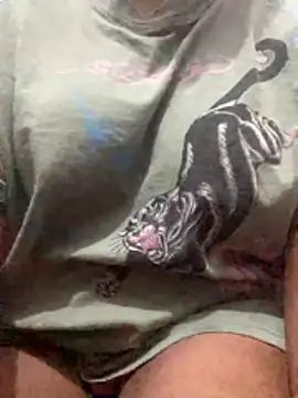 Snapshot of madu-Nisansa chatting on November 19, 2025, 9:59 pm madu-Nisansa online show from November 19, 2025, 9:59 pm