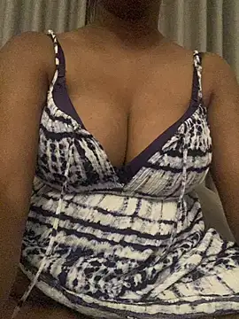 Snapshot of madu-Nisansa chatting on September 9, 2025, 5:33 pm madu-Nisansa online show from September 9, 2025, 5:33 pm