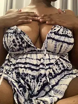 Snapshot of madu-Nisansa chatting on October 1, 2025, 6:56 pm madu-Nisansa online show from October 1, 2025, 6:56 pm