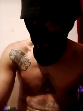 Snapshot of Golonzo1996 chatting on November 25, 2025, 1:39 am Golonzo1996 online show from November 25, 2025, 1:39 am