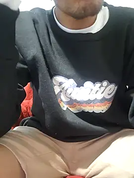 Snapshot of Golonzo1996 chatting on April 13, 2026, 9:46 am Golonzo1996 online show from April 13, 2026, 9:46 am