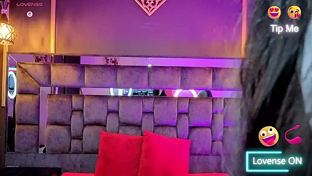 Aniajoness  online show from January 10, 2026, 4:52 am