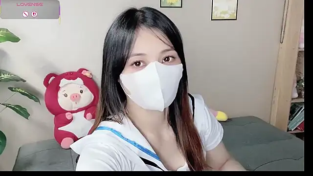 phuongnhi  online show from September 10, 2025, 12:37 pm