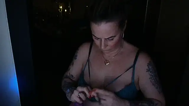 Mrs-Aurora online show from March 18, 2026, 11:27 pm