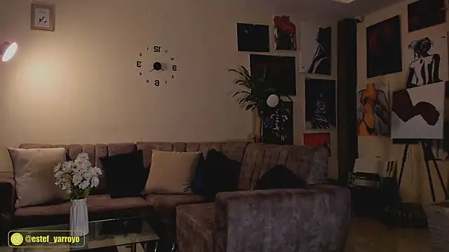 Estefy arroyo1 online show from September 15, 2025, 3:18 am