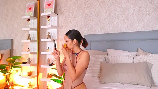 Snapshot of Sofy_Bradd chatting on June 16, 2026, 5:40 am Sofy Bradd online show from June 16, 2026, 5:40 am