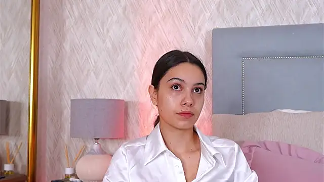 Sofy Bradd online show from October 9, 2025, 3:07 am