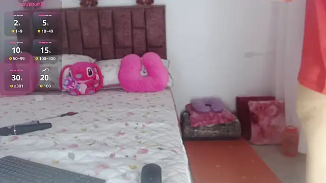 Snapshot of Lunna_desire chatting on October 8, 2025, 10:43 pm Lunna desire online show from October 8, 2025, 10:43 pm