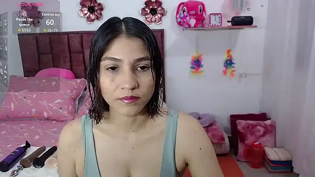Snapshot of Lunna_desire chatting on October 20, 2025, 4:40 pm Lunna desire online show from October 20, 2025, 4:40 pm