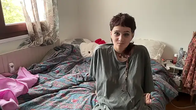 Snapshot of NIQUE_TARAXX chatting on October 14, 2025, 3:01 pm NIQUE TARAXX online show from October 14, 2025, 3:01 pm