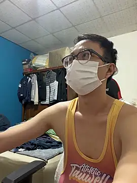 Snapshot of Rmangotw chatting on April 4, 2026, 12:01 pm Rmangotw online show from April 4, 2026, 12:01 pm