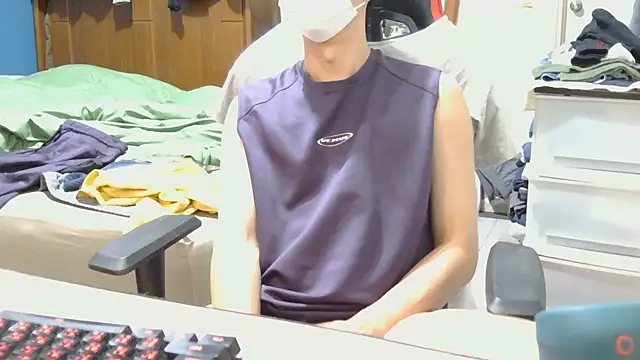 Snapshot of Rmangotw chatting on April 15, 2026, 12:53 pm Rmangotw online show from April 15, 2026, 12:53 pm