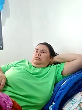 yaneth  online show from November 26, 2025, 11:43 am