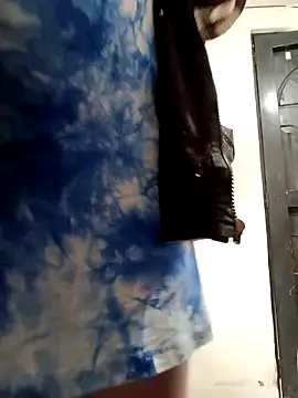 yaneth  online show from November 5, 2025, 1:47 pm