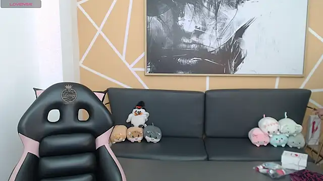 Snapshot of olivia_russo_ chatting on November 30, 2025, 1:12 pm olivia russo online show from November 30, 2025, 1:12 pm