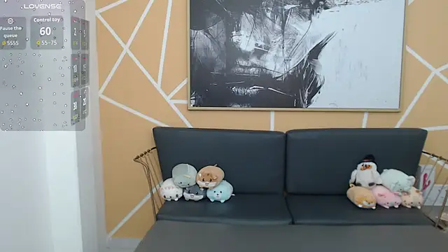 Snapshot of olivia_russo_ chatting on October 26, 2025, 1:11 pm olivia russo online show from October 26, 2025, 1:11 pm