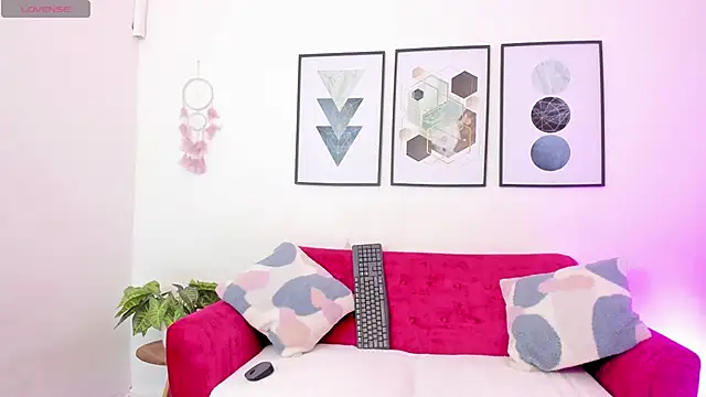 yunna7 online show from December 1, 2025, 11:33 am